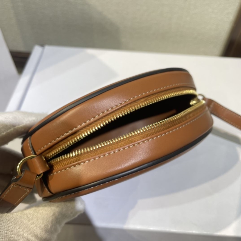 Ce1i*e triomphe bags